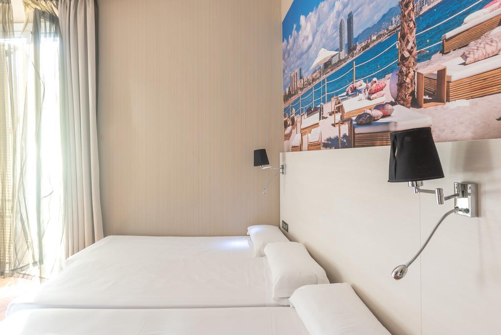 Hostal Bcn Ramblas Barcelona Ngoại thất bức ảnh