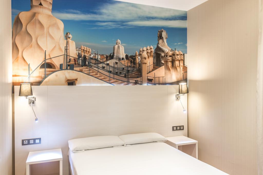 Hostal Bcn Ramblas Barcelona Ngoại thất bức ảnh