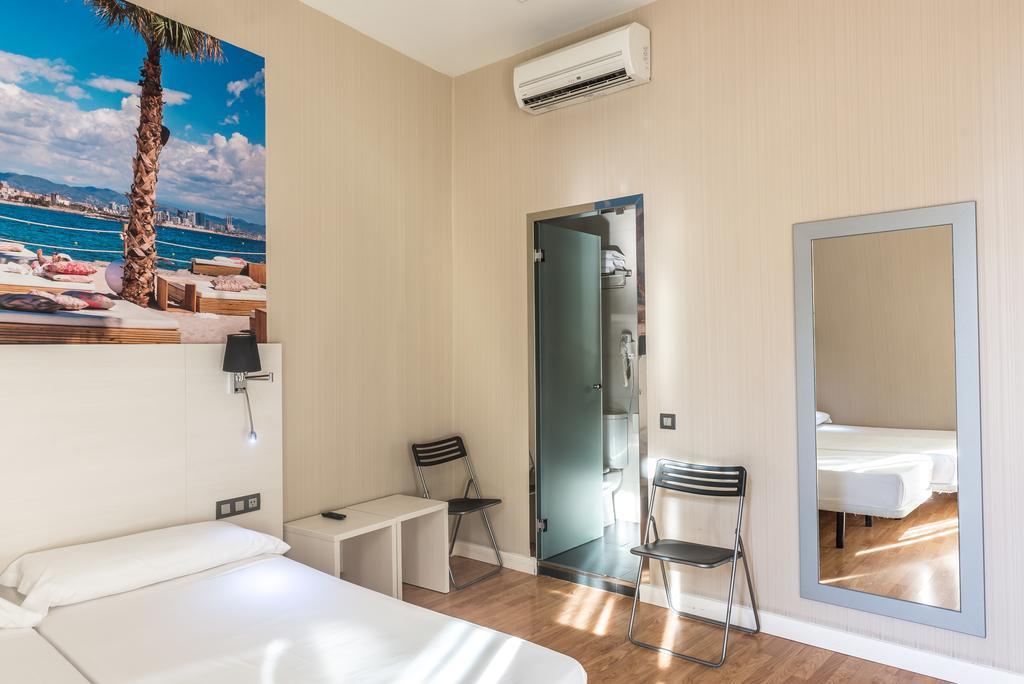 Hostal Bcn Ramblas Barcelona Ngoại thất bức ảnh