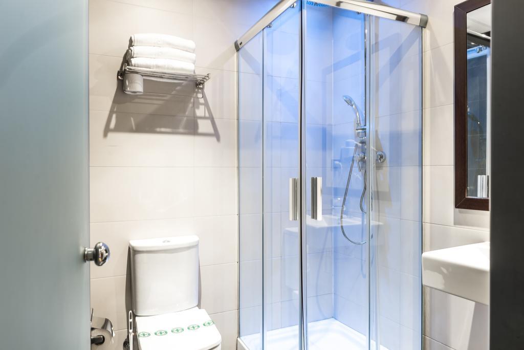 Hostal Bcn Ramblas Barcelona Ngoại thất bức ảnh