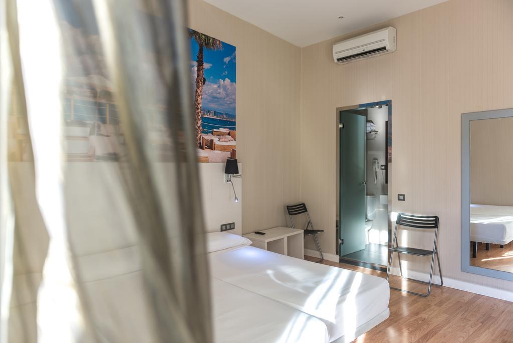 Hostal Bcn Ramblas Barcelona Ngoại thất bức ảnh