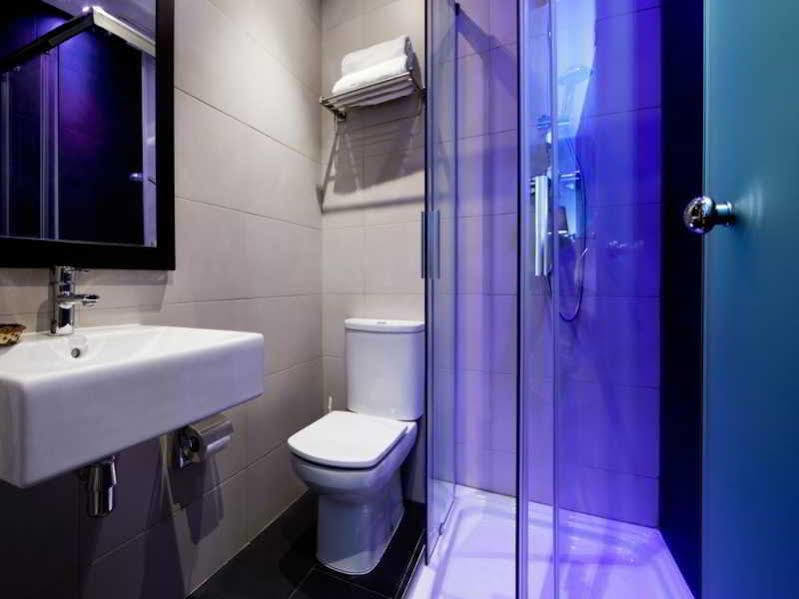 Hostal Bcn Ramblas Barcelona Ngoại thất bức ảnh
