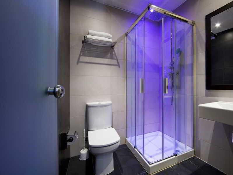 Hostal Bcn Ramblas Barcelona Ngoại thất bức ảnh