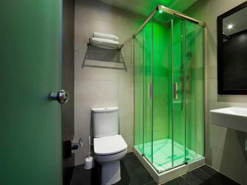 Hostal Bcn Ramblas Barcelona Ngoại thất bức ảnh